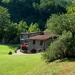 Relax Totale Nel Bosco Lucca בית נופש Ghivizzano